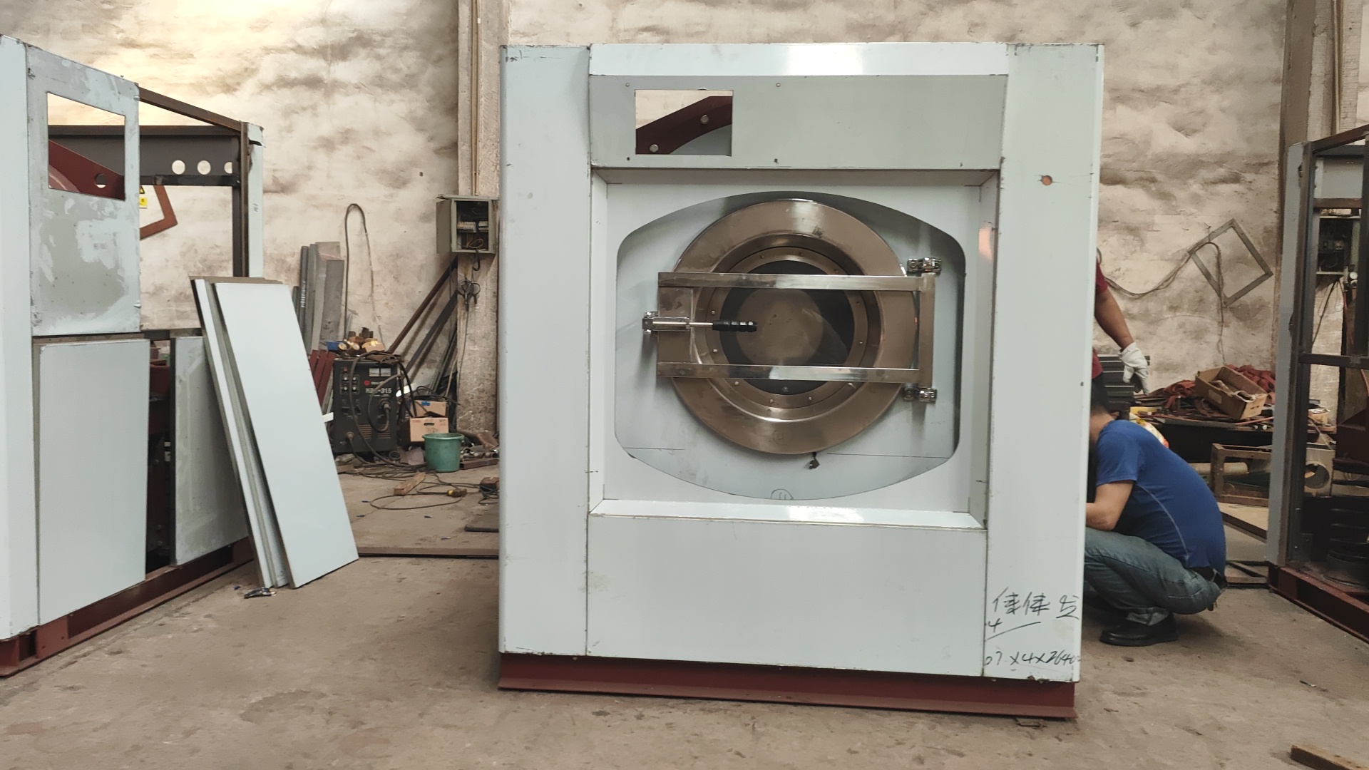 
大型干洗店和知名企业都选它！珠江工业半自动洗衣机凭什么？
