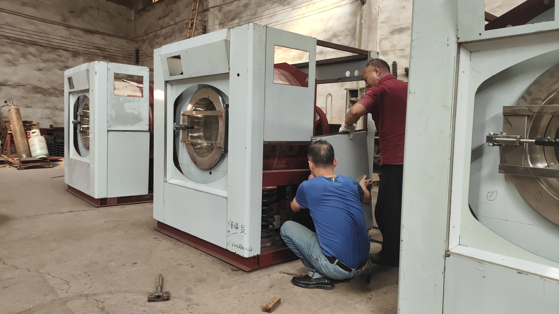 
百家名企为何选择珠江洗涤工厂？工业洗衣机实力赢得长期信赖
